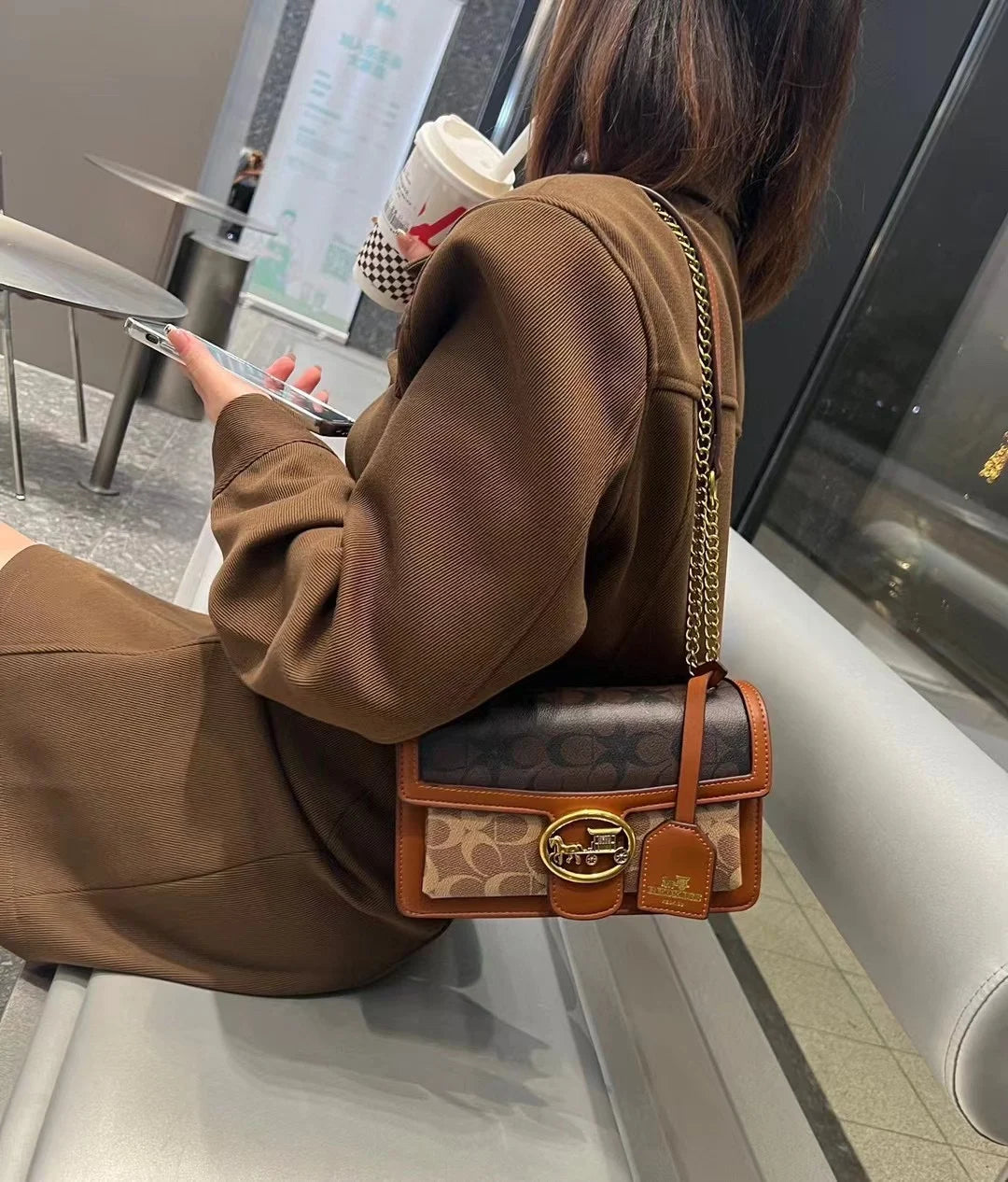 Light luxury women's bag 2025 new high-end color contrast single shoulder underarm bag designer fashionable crossbody small squa